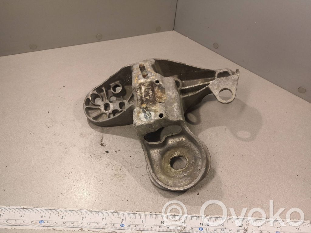 Audi A6 S6 C5 4B Engine mounting bracket 