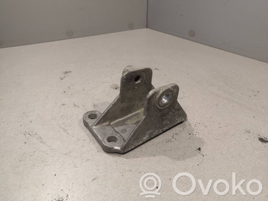 Engine mounting bracket   90496940,24494
