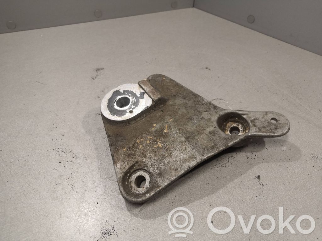 Renault Safrane Engine mounting bracket 
