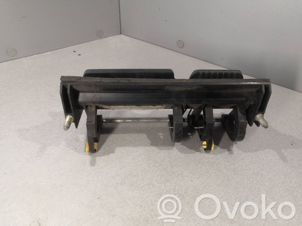 Mazda Tribute Maniglia esterna per portiera di carico 