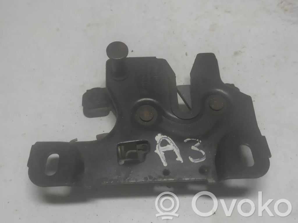 Audi A3 S3 8L Dzinēja pārsega slēdzene 