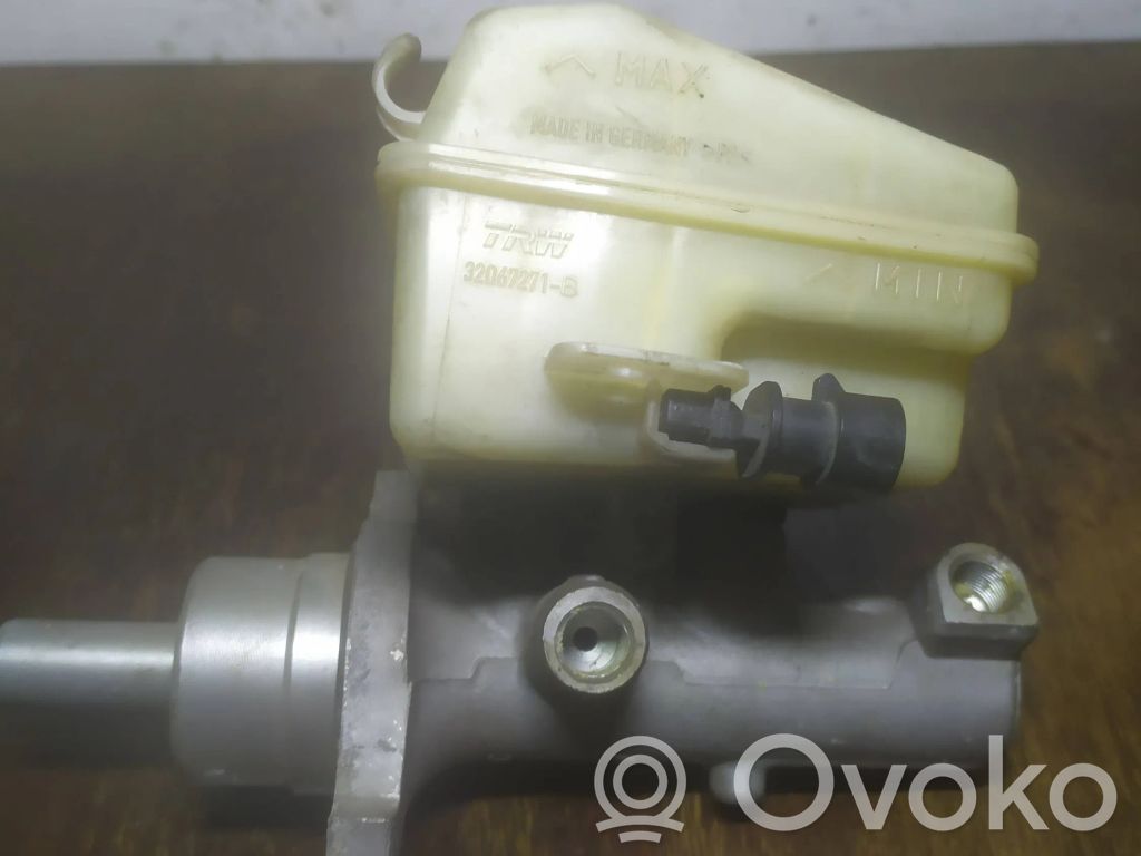 Opel Astra H Pääjarrusylinteri 