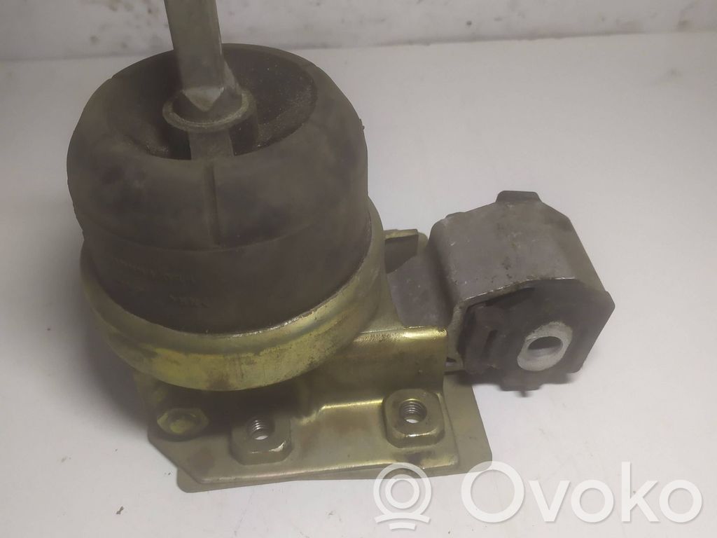 Engine mount bracket   7M0199131AN,97VW8B032,586171
