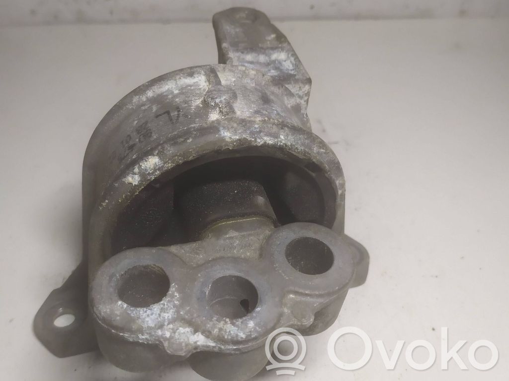 Engine mount bracket   90575772,90539246,5684051