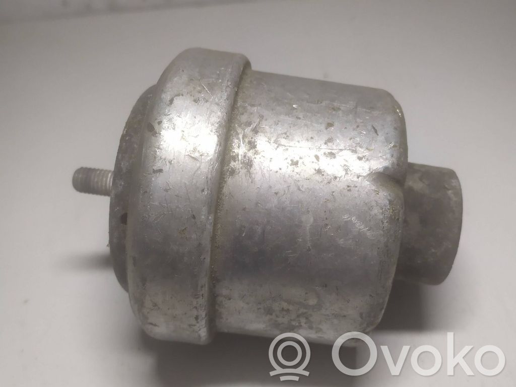 Opel Vectra B Engine mount bracket 