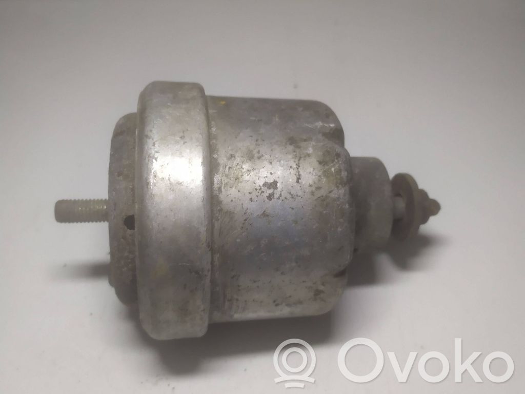 Opel Vectra B Engine mount bracket 