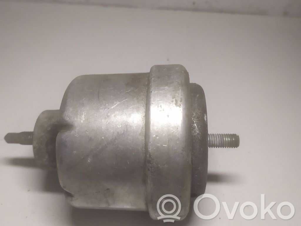 Opel Vectra B Engine mount bracket 