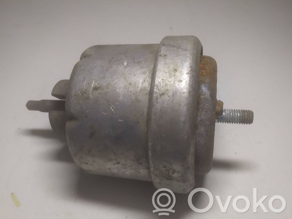 Opel Vectra B Engine mount bracket 