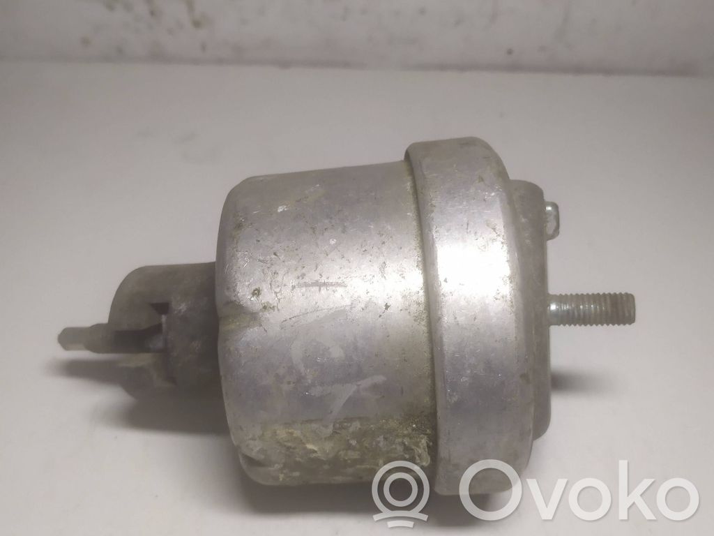 Opel Vectra B Engine mount bracket 