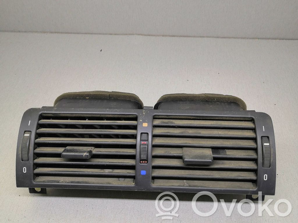 BMW 3 E46 Centrinės oro grotelės 