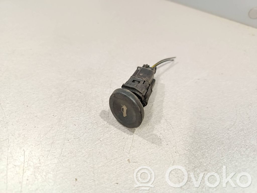 Ford Fiesta Tailgate opening switch 