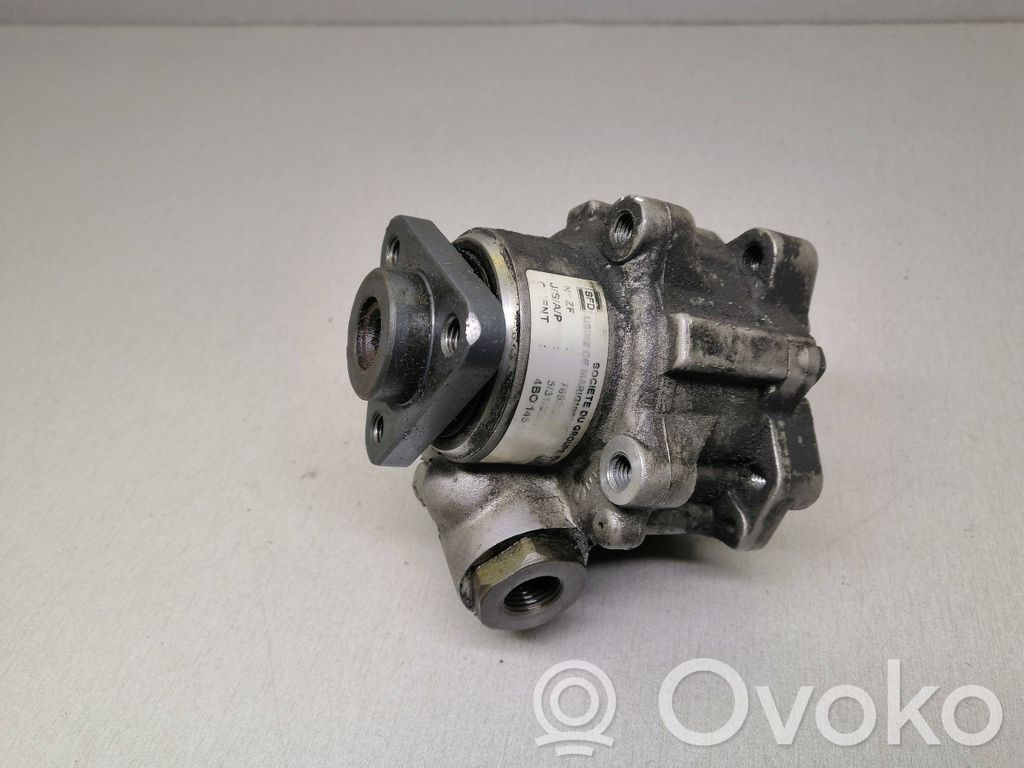 Audi A4 S4 B6 8E 8H Power steering pump 