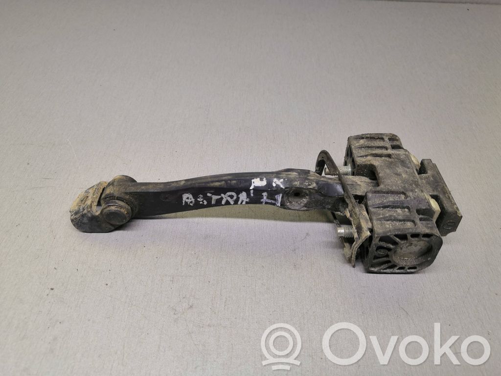 Opel Astra H Etuoven pidätin 