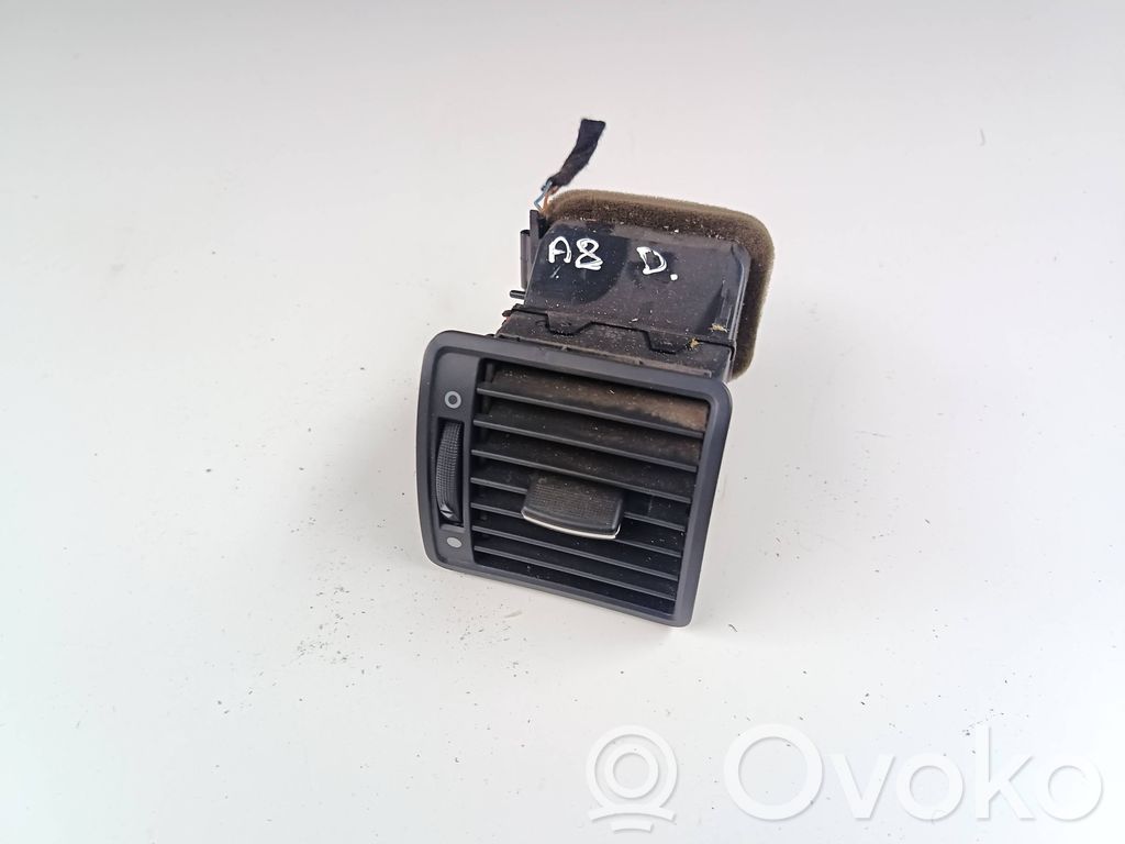 Audi A8 S8 D2 4D Boczna kratka nawiewu deski rozdzielczej 