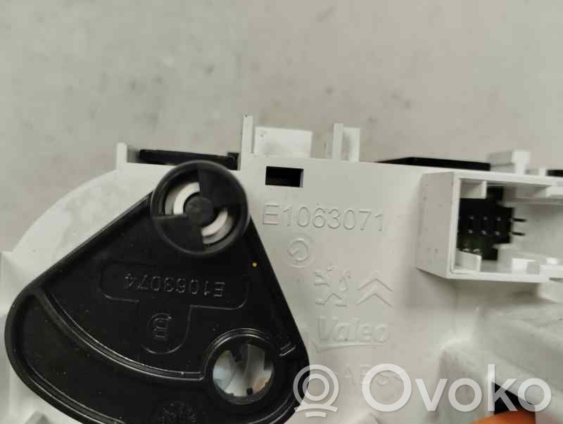 Peugeot 2008 I Unitate control climatizare 