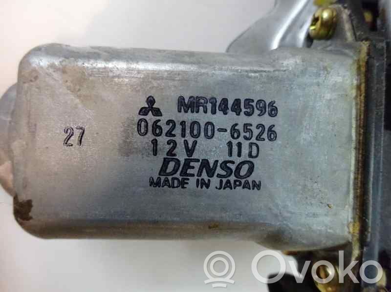 Mitsubishi Montero Macara ușă față cu motor 