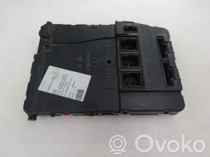 Módulo de fusible   8200525385