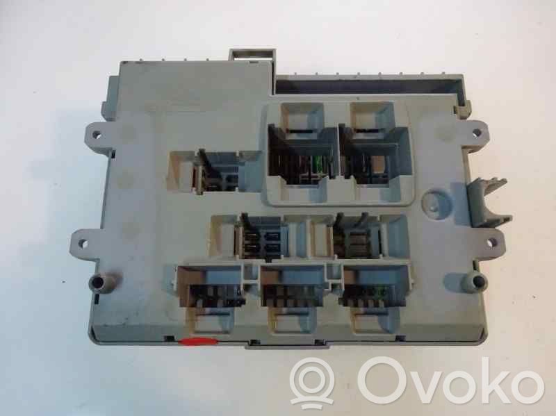 BMW 3 E92 E93 Drošinātāju bloks 