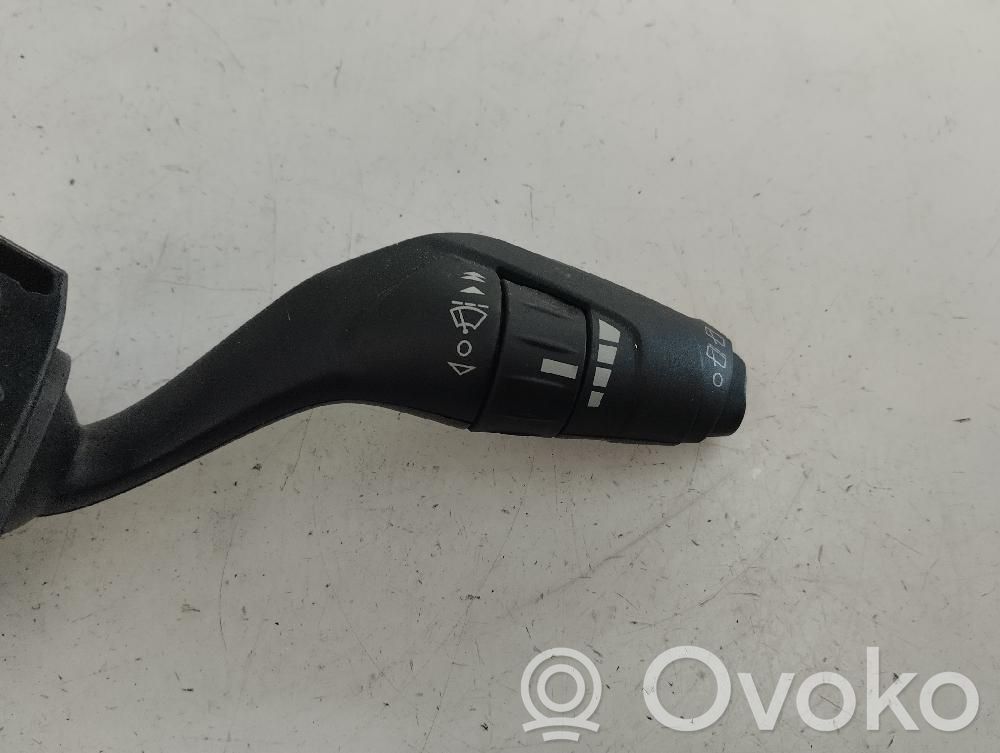 Commodo d'essuie-glace   AV6T17A553AC