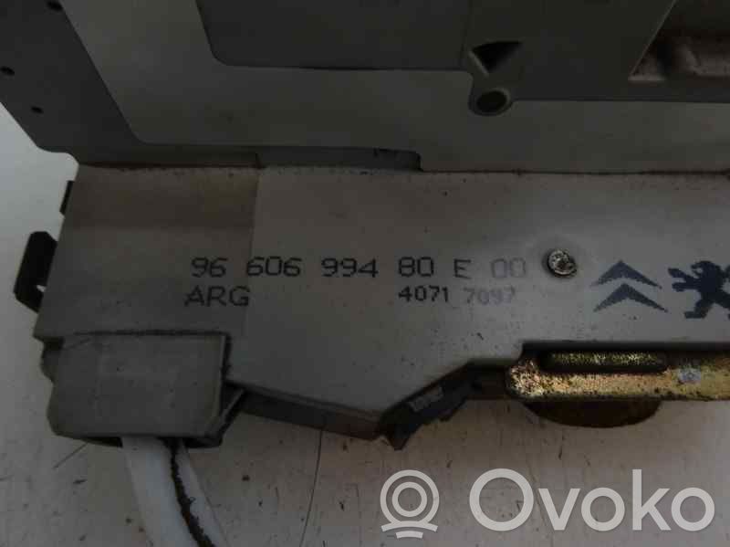 Peugeot 407 Serratura portiera posteriore 