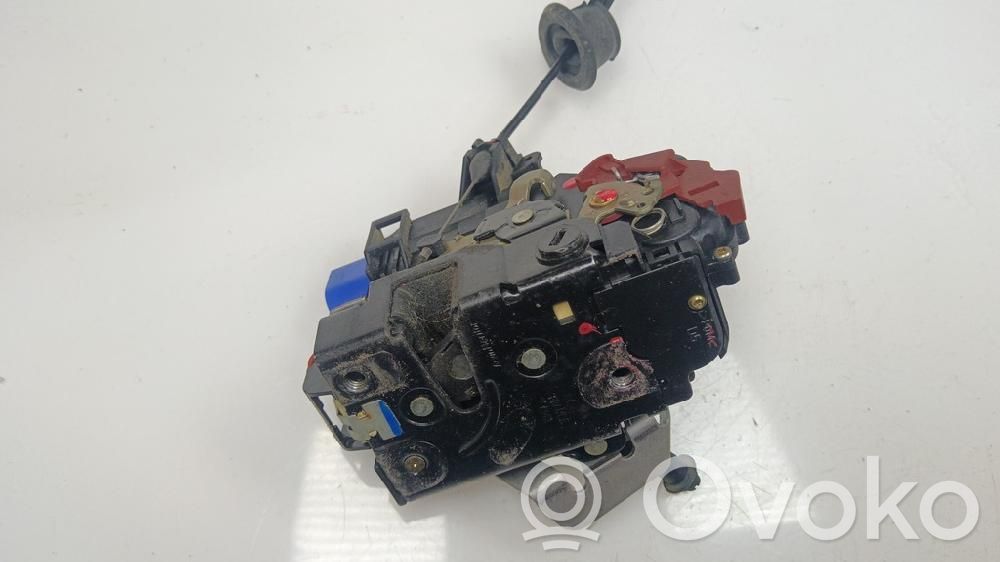 Cerradura de puerta trasera   4E0839016