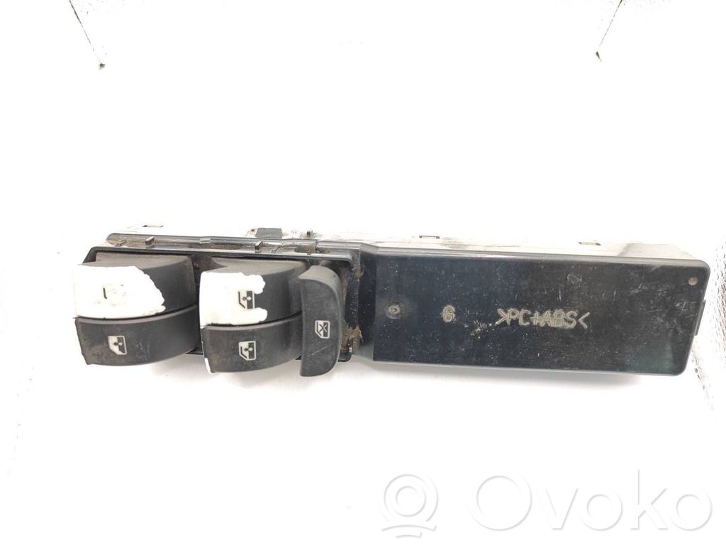 Electric window control switch   12764038,12758526,12764046