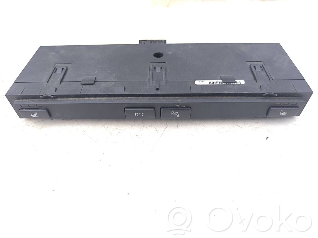 Seat heating switch   6985750,13580662,586212