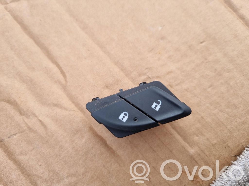 Opel Insignia B Central locking switch button 