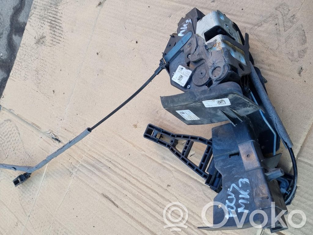 Ford Focus Priekšpusē slēdzene 