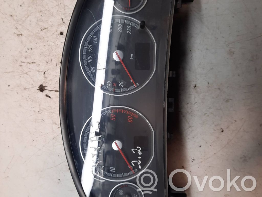 Opel Vectra C Spidometrs (instrumentu panelī) 