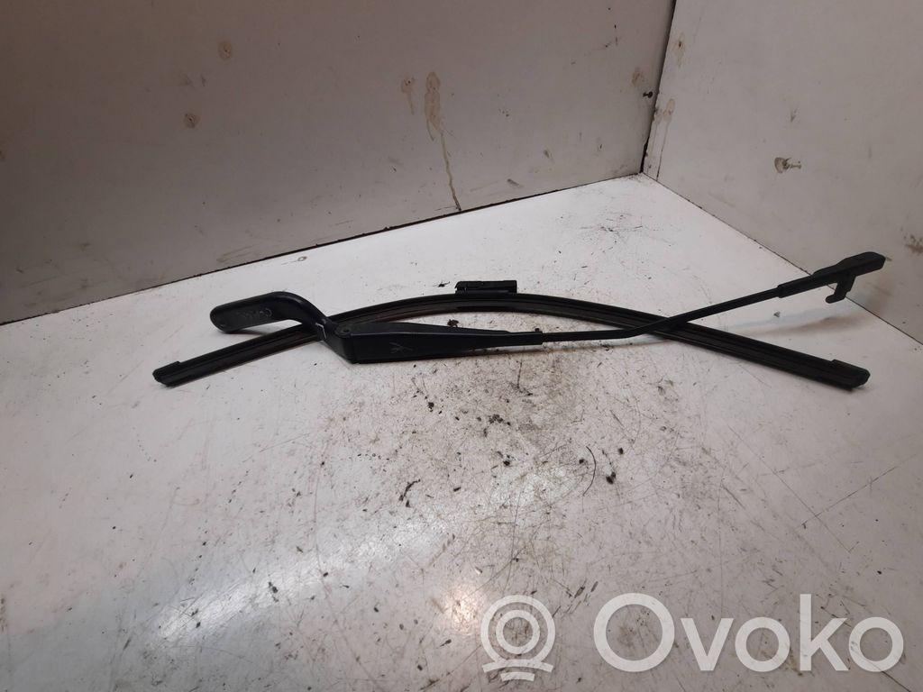 Ford Focus C-MAX Front wiper blade arm 