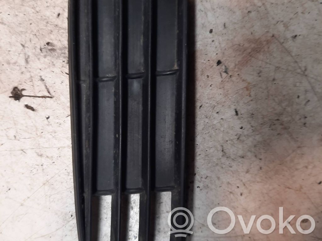 Front bumper lower grill