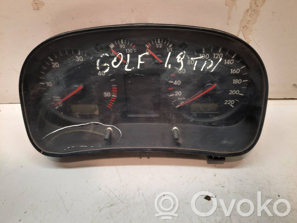 Volkswagen Golf IV Nopeusmittari (mittaristo) 