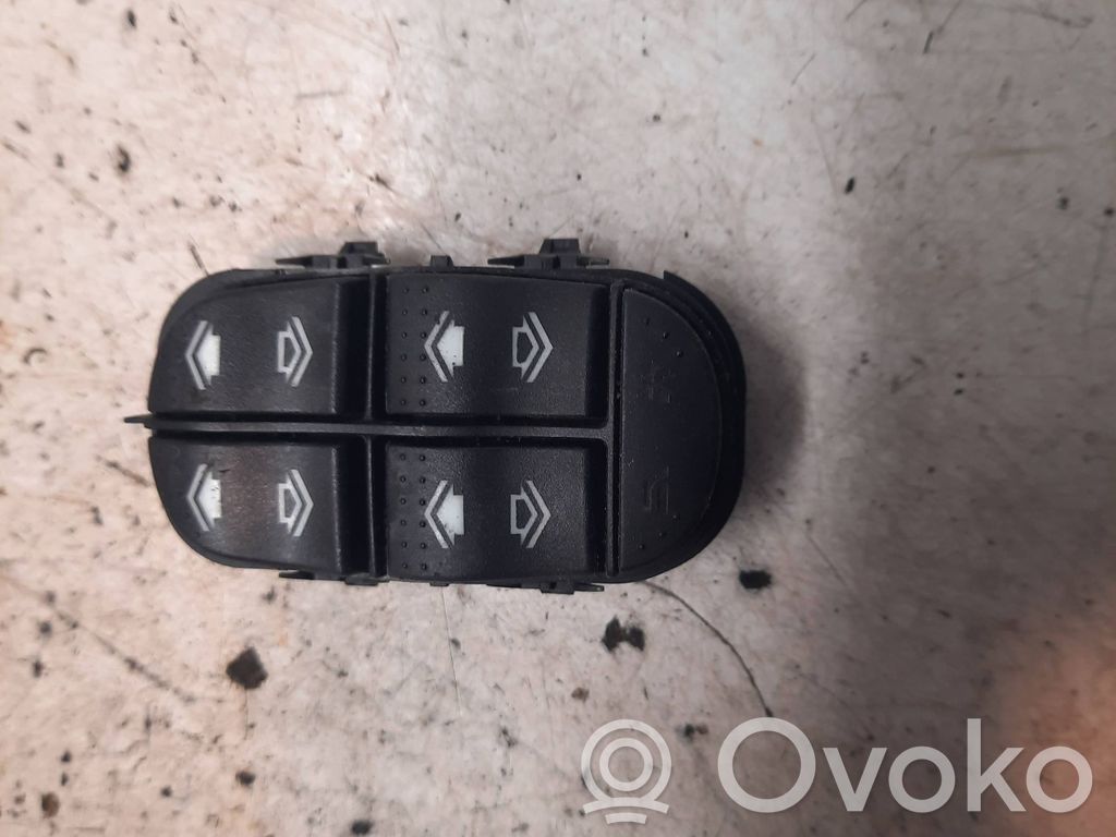 Ford Focus Electric window control switch 
