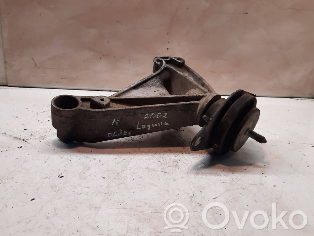 Renault Laguna II Engine mounting bracket 