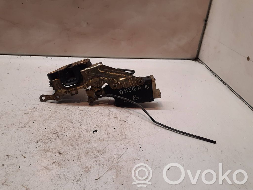 Opel Omega B1 Front door lock 