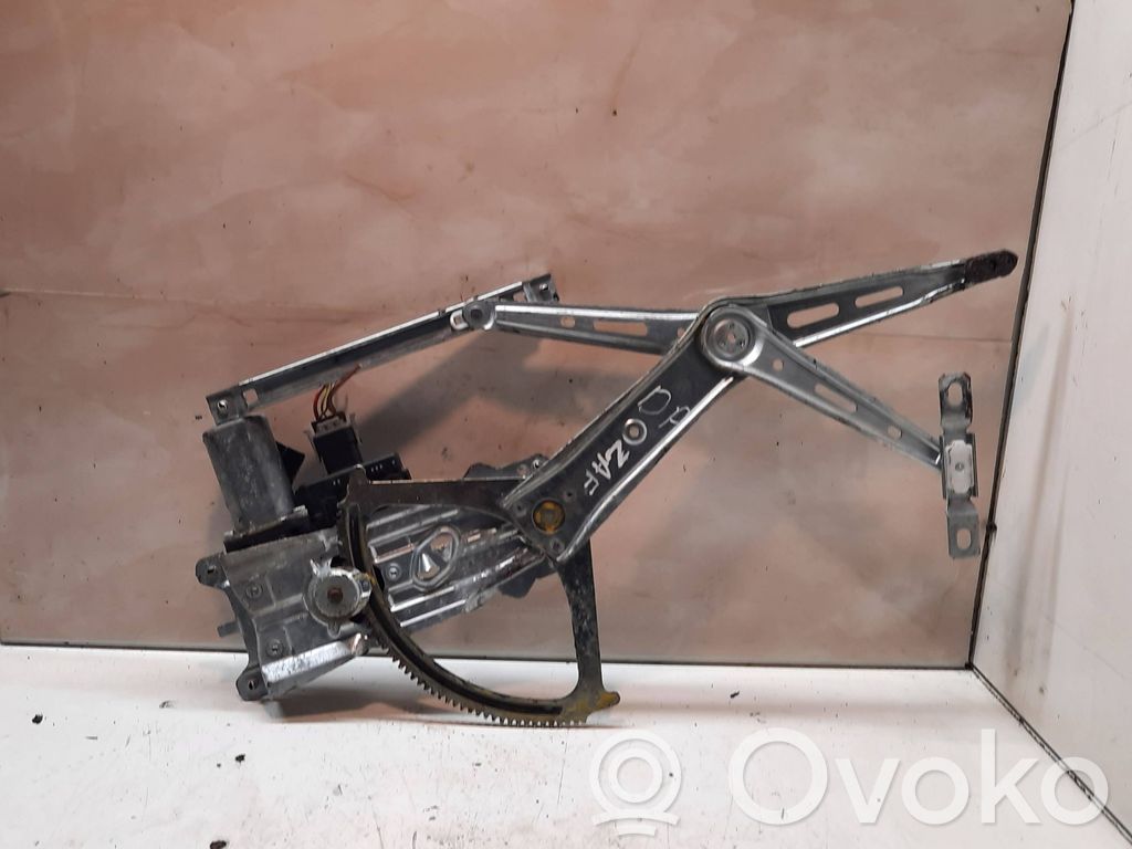 Opel Zafira B Elektryczny podnośnik szyby drzwi przednich 
