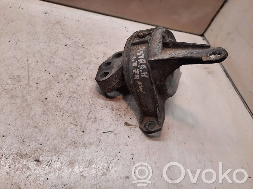 Engine mount bracket   13125627,2587