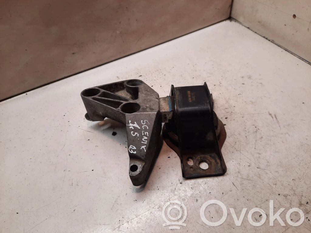 Renault Scenic II -  Grand scenic II Engine mount bracket 