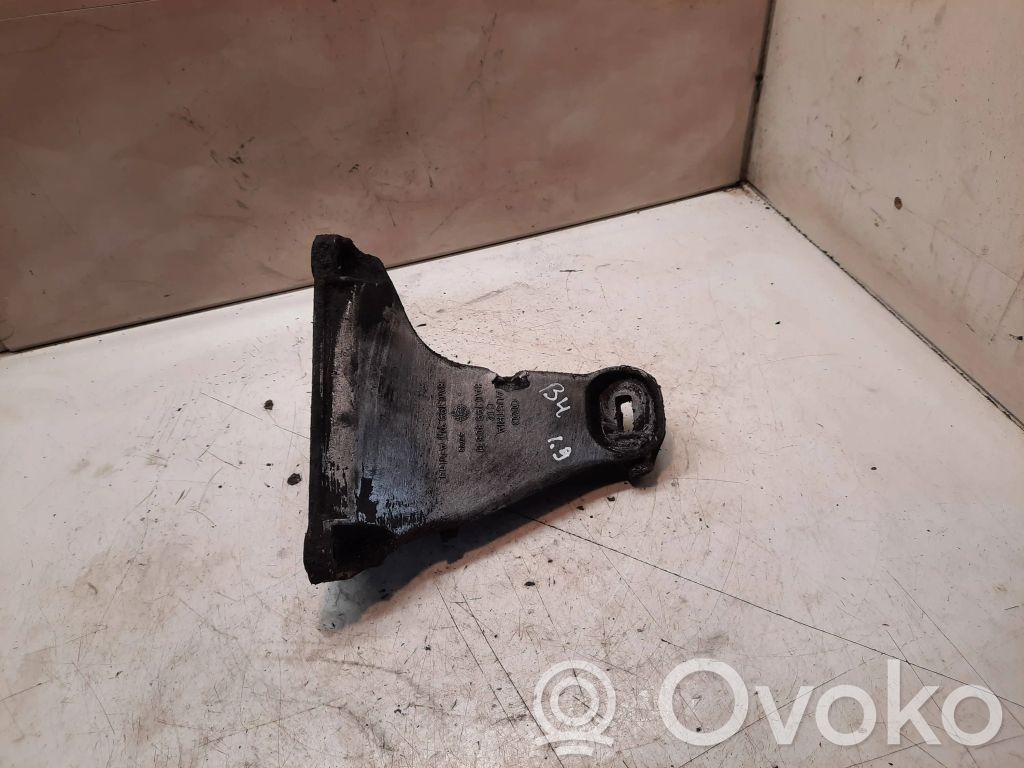 Audi 80 90 S2 B4 Engine mounting bracket 