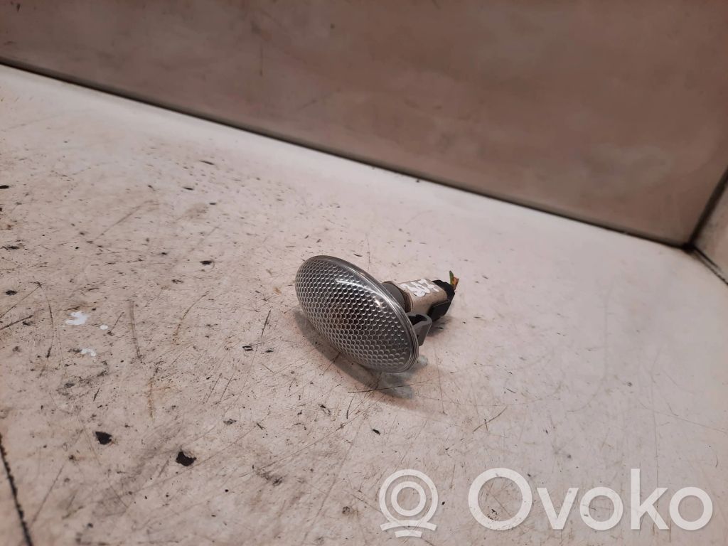 Peugeot 307 Front fender indicator light 