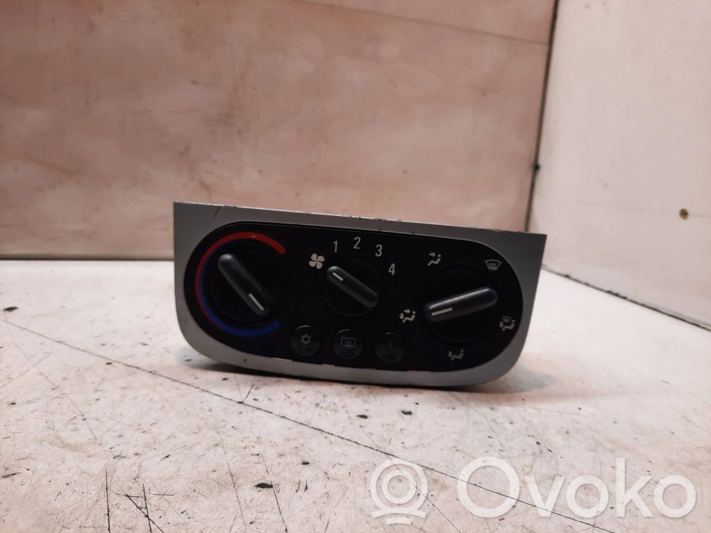 Opel Combo C Climate control unit 