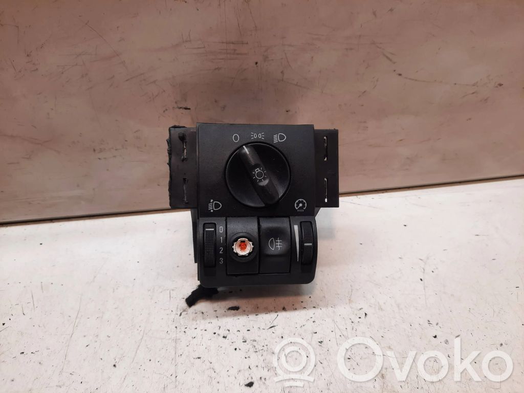 Light switch   09114384