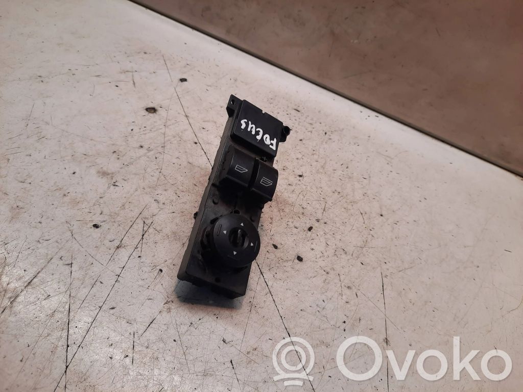 Ford Focus Electric window control switch 