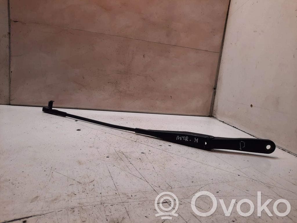 Opel Astra H Priekšējā loga tīrītāja kājiņa 