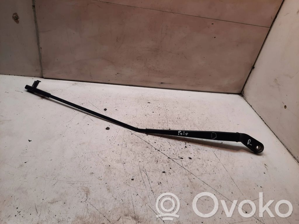 Volkswagen Polo Ramię wycieraczki szyby przedniej / czołowej 