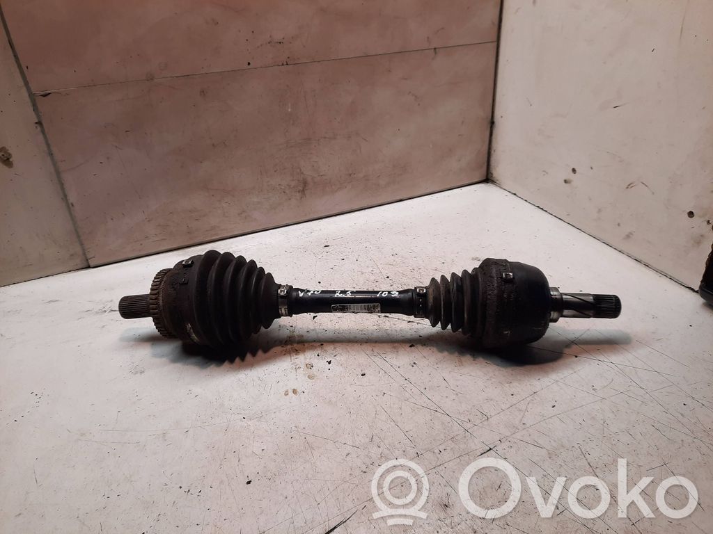 Volvo V70 Priekinis pusašis 