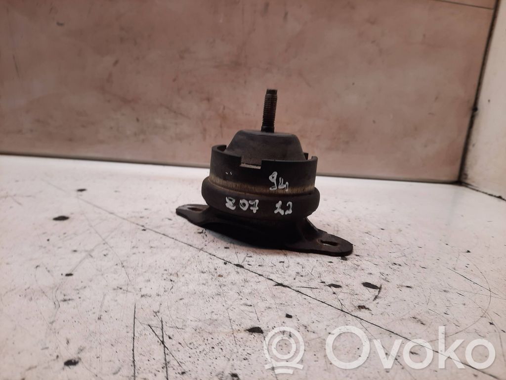 Peugeot 807 Engine mount bracket 