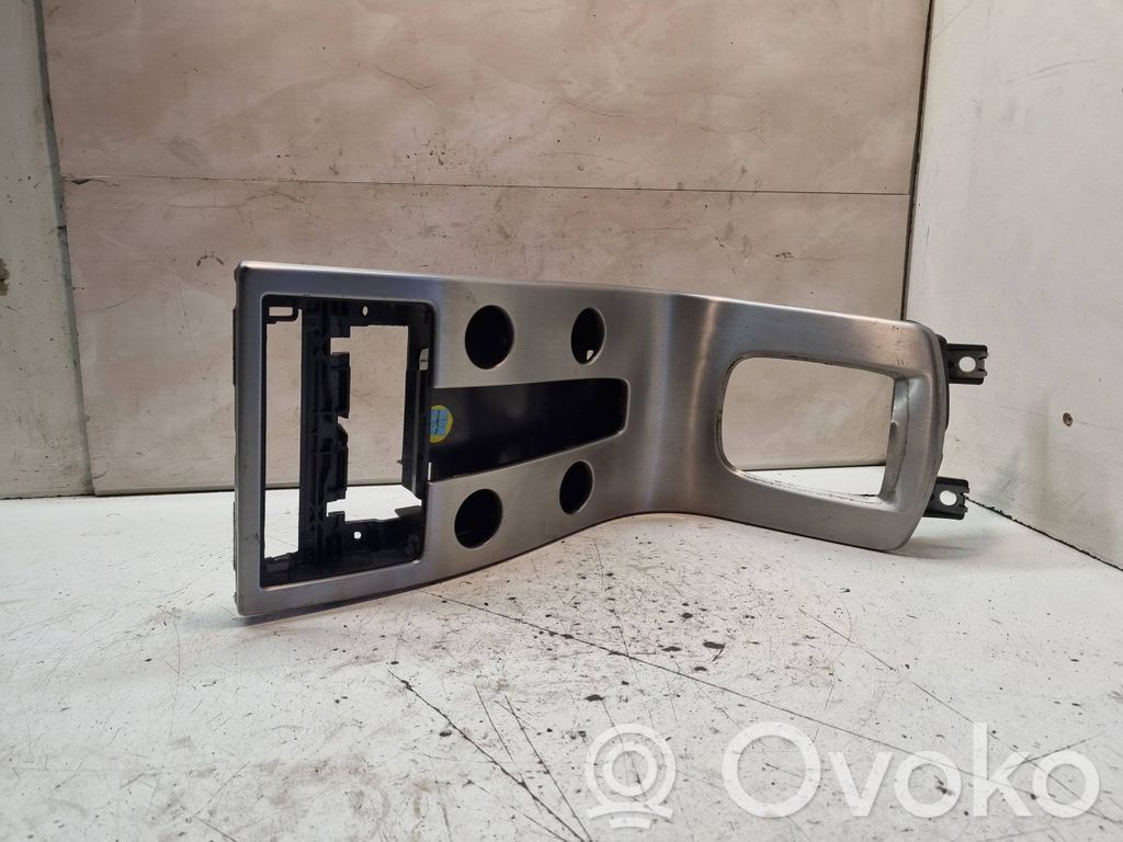 Volvo V50 Radio/GPS head unit trim 