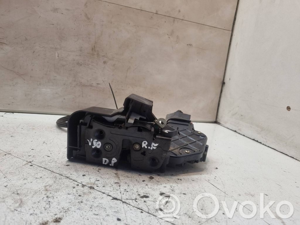 Volvo V50 Front door lock 
